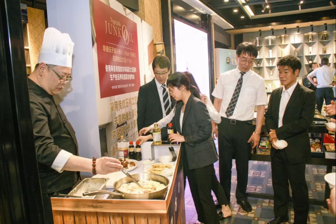 1565596526893037446.jpeg 5.jpeg